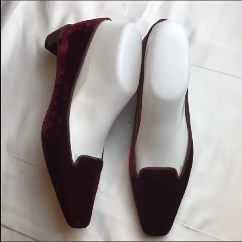 DIANE B. Low heel deep burgundy shoes.  NEW